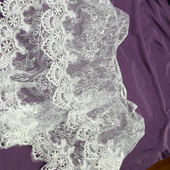 Wedding lace cover over shoulder white size small NEW - Picture 1 of 2